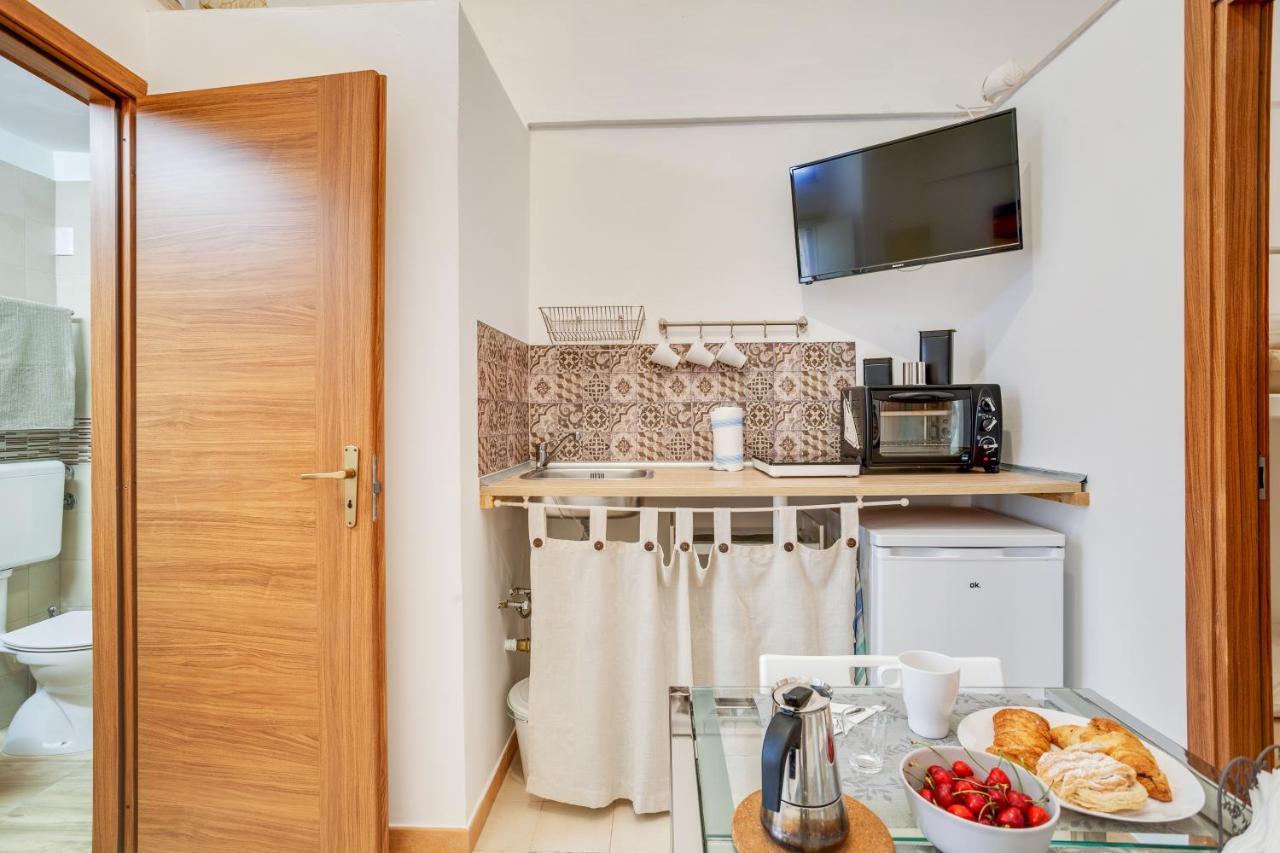 Апартаменты Tiny House 21 Bright Aparment Полиньяно-а-Маре Экстерьер фото