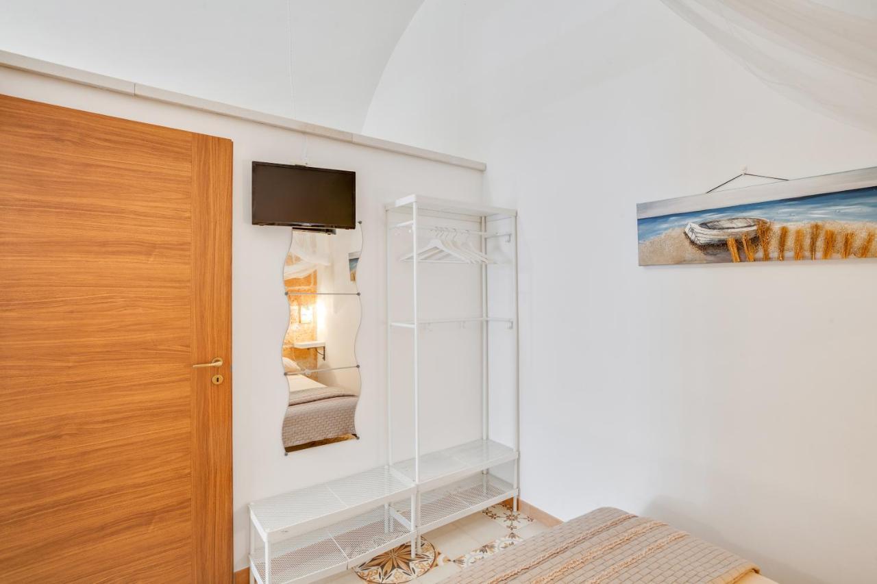 Апартаменты Tiny House 21 Bright Aparment Полиньяно-а-Маре Экстерьер фото