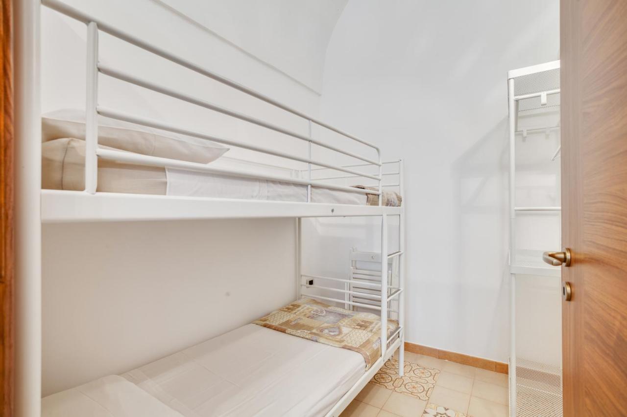 Апартаменты Tiny House 21 Bright Aparment Полиньяно-а-Маре Экстерьер фото