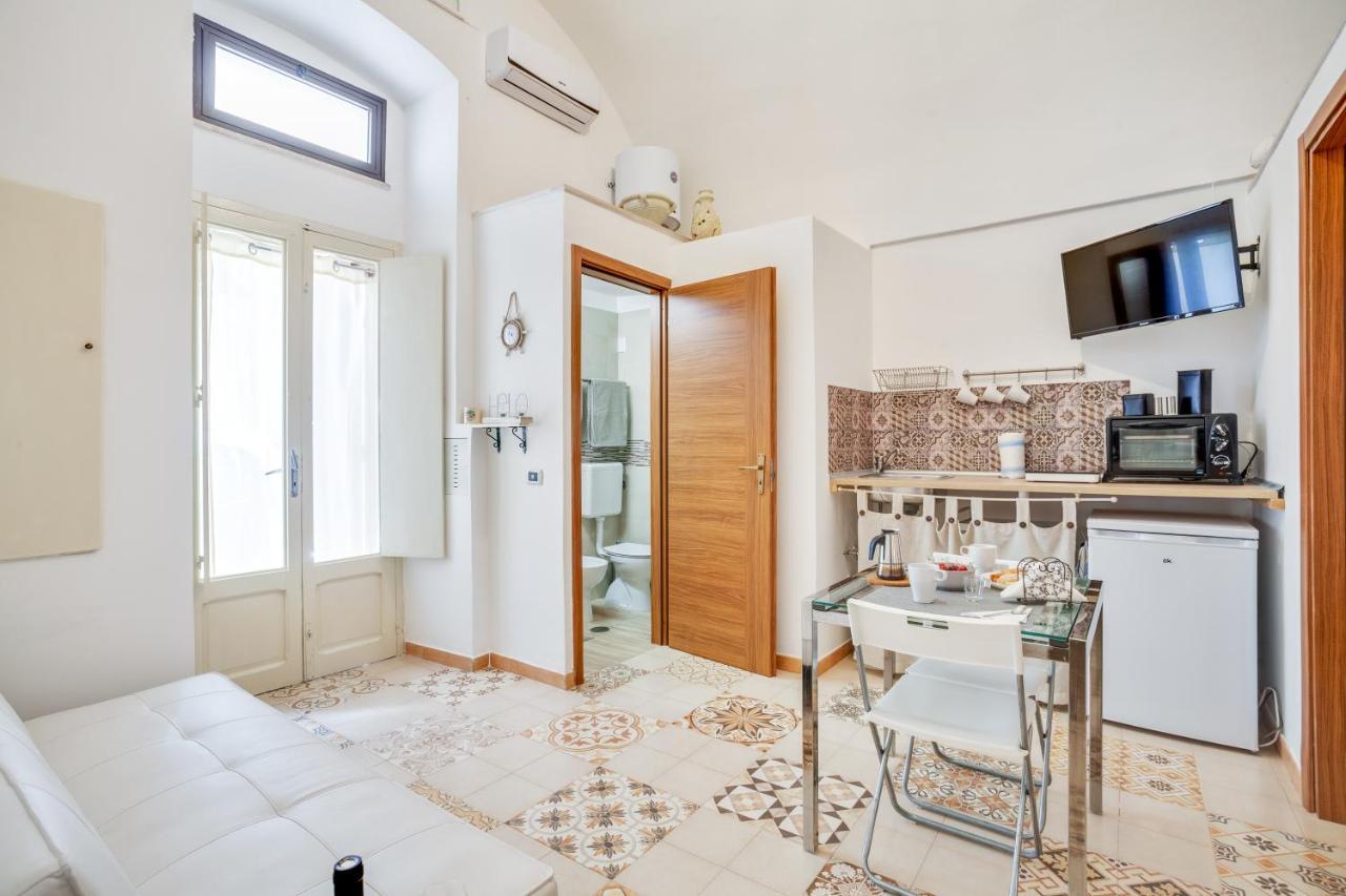 Апартаменты Tiny House 21 Bright Aparment Полиньяно-а-Маре Экстерьер фото