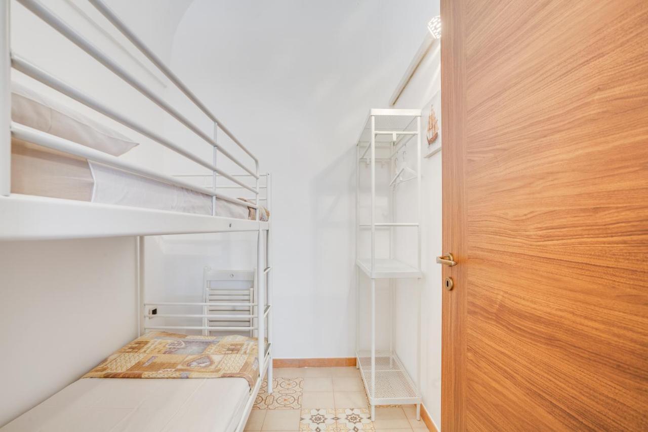 Апартаменты Tiny House 21 Bright Aparment Полиньяно-а-Маре Экстерьер фото